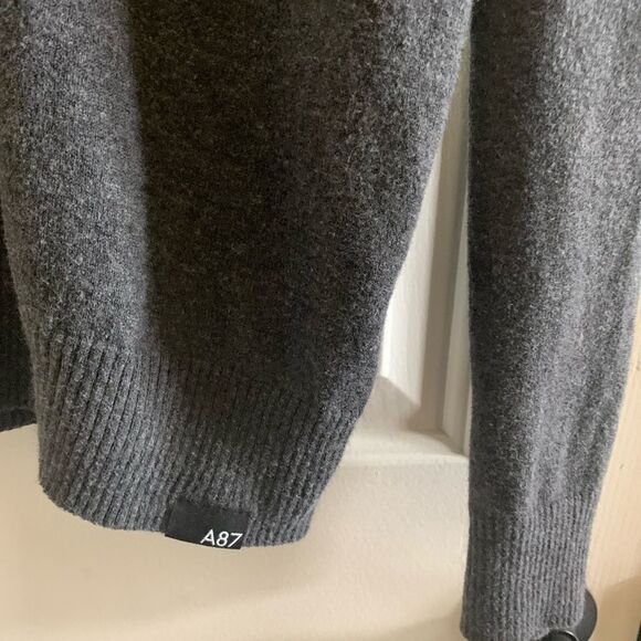 Aeropostale lightweight gray sweater - Picture 3 of 5